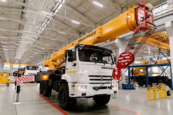 Автомобильный кран Ивановец С-45717К-3М (24м) КАМАЗ-43118 25т