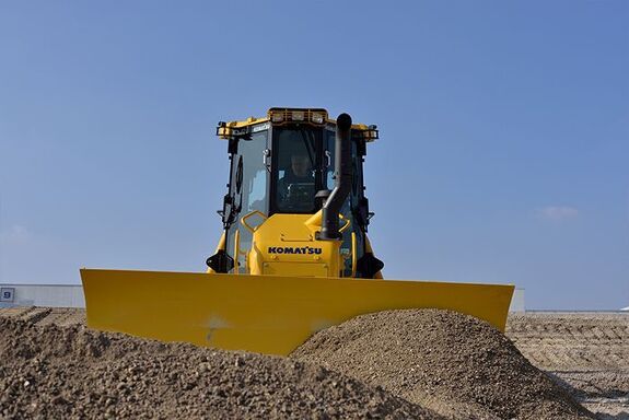 Аренда гусеничного бульдозера Komatsu D51EXi/PXi-24